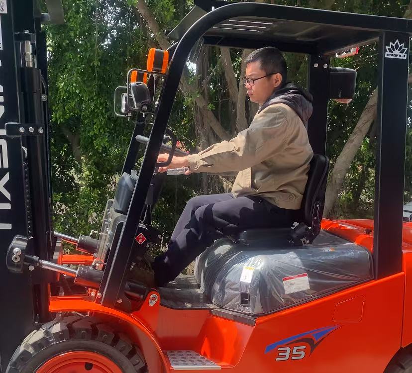 3.5T diesel forklift with side shifter and automatic fork